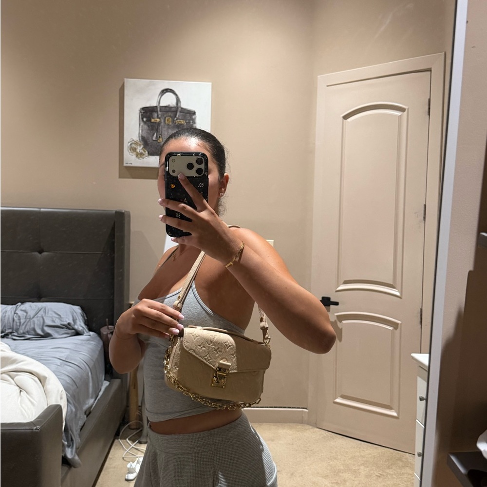 Louis Vuitton Pochette Métis EW SAND - Picture 8 of 9